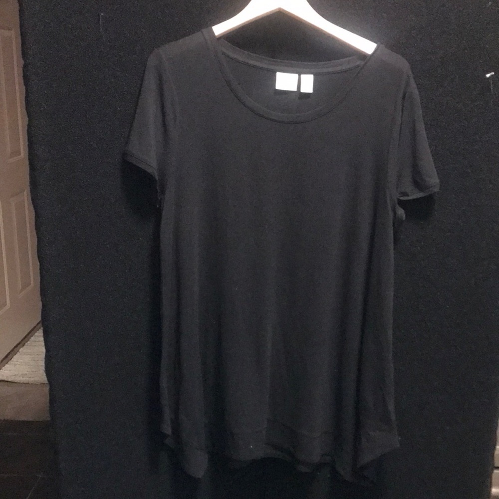 Chicos Zenergy size 2 (12-14) black top